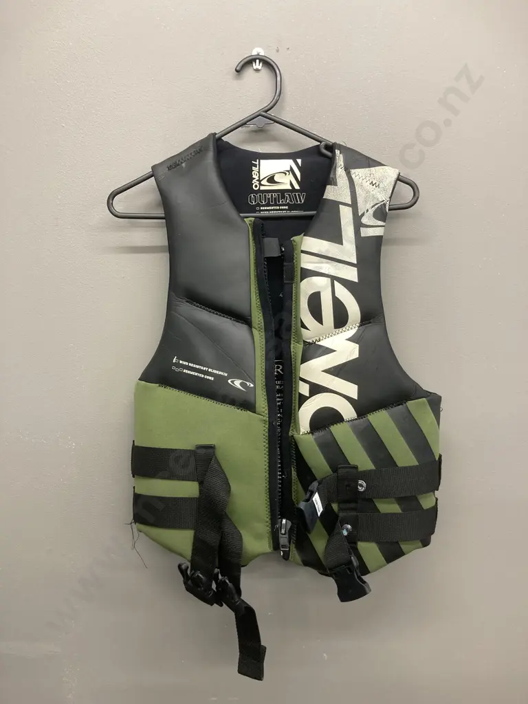 O'Neill Outlaw Size M Wake Vest Image 1++